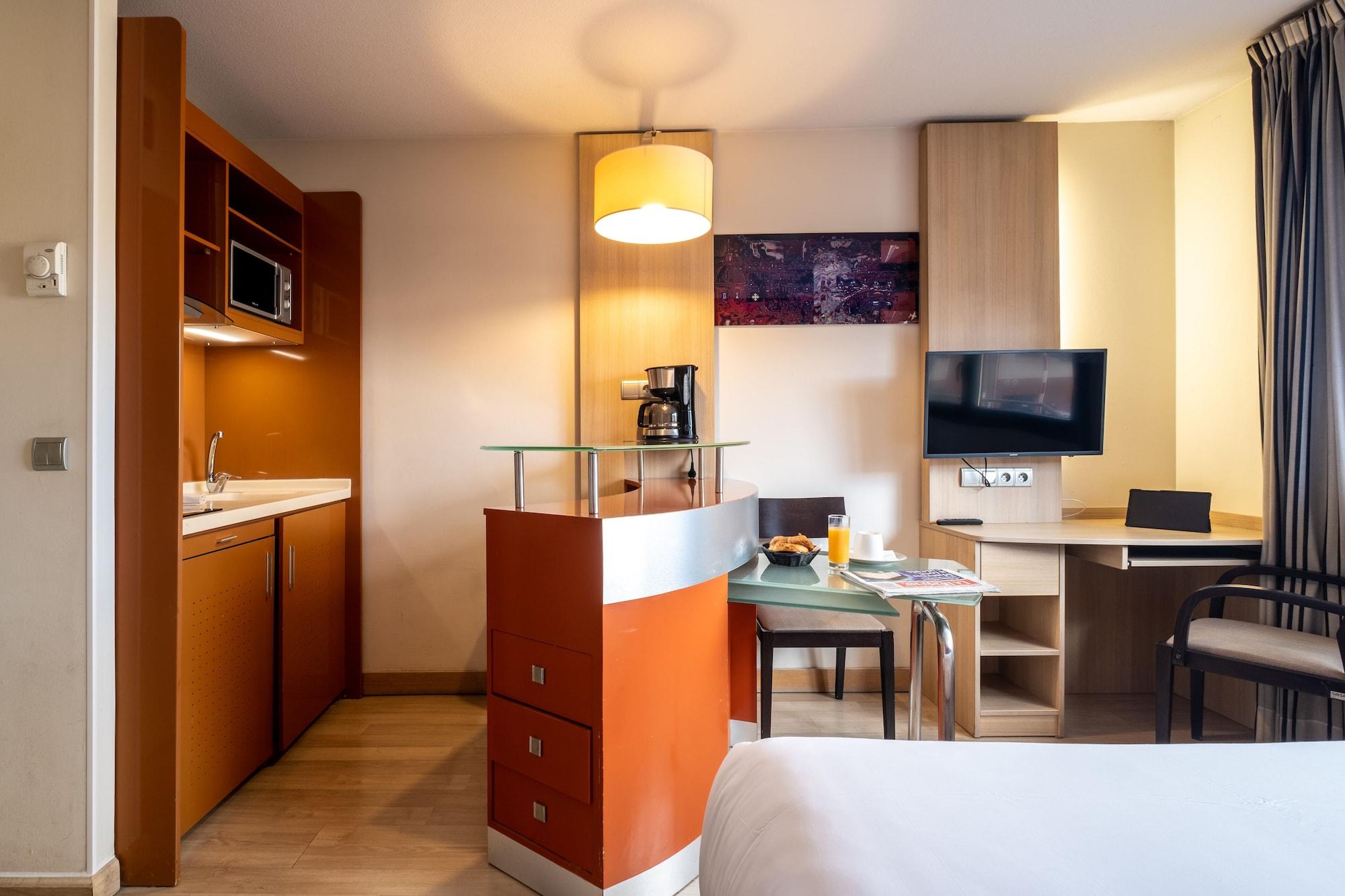 อัปปาร์ตซิตี้ ตูลุส แอโรปอร์ บลาญัก Hotel บลานญัก ภายนอก รูปภาพ